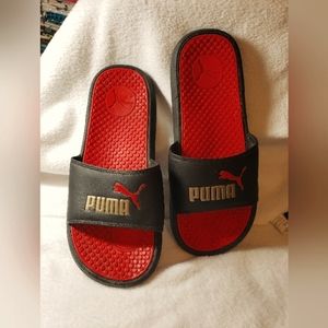 PUMA flip flops